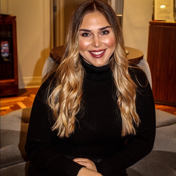 Meet your Posher, Emily - Picture 6 of 7